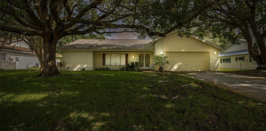 House in Hudson, Florida 3 bedrooms, 164.53 sq.m. № 1318528