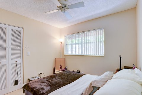 Copropriété à vendre à Oakland Park, Floride: 3 chambres, 93.18 m2 № 617432 - photo 19