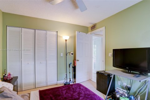 Copropriété à vendre à Oakland Park, Floride: 3 chambres, 93.18 m2 № 617432 - photo 14