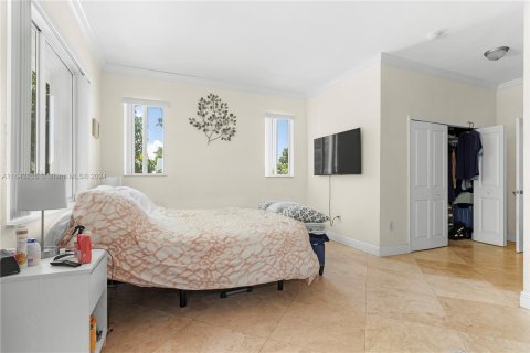 Townhouse in Miami, Florida 3 bedrooms, 223.34 sq.m. № 1321624 - photo 16