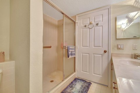 Condominio en venta en Boynton Beach, Florida, 2 dormitorios, 139.82 m2 № 747912 - foto 15
