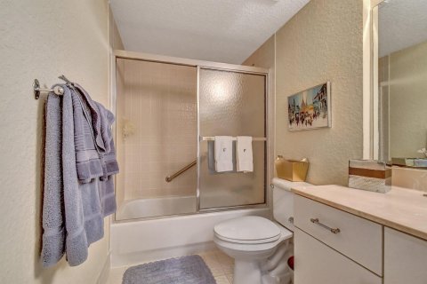 Condominio en venta en Boynton Beach, Florida, 2 dormitorios, 139.82 m2 № 747912 - foto 9