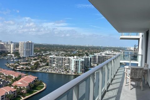 Condo in Hollywood, Florida, 3 bedrooms  № 1270154 - photo 3