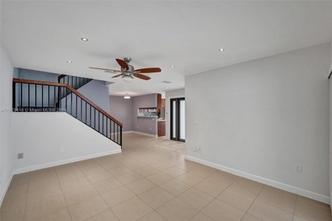 Adosado en venta en Aventura, Florida, 2 dormitorios, 115.57 m2 № 1270152 - foto 11