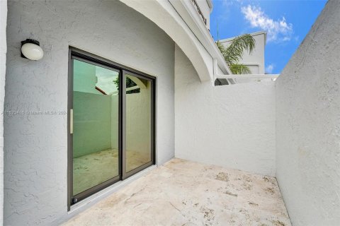 Adosado en venta en Aventura, Florida, 2 dormitorios, 115.57 m2 № 1270152 - foto 6