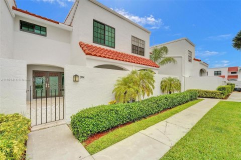 Adosado en venta en Aventura, Florida, 2 dormitorios, 115.57 m2 № 1270152 - foto 2