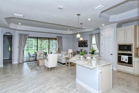 House in LAKEWOOD NATIONAL in Lakewood Ranch, Florida 3 bedrooms, 171.87 sq.m. № 227688 - photo 4