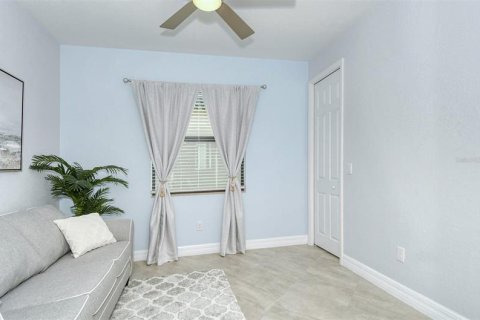 House in LAKEWOOD NATIONAL in Lakewood Ranch, Florida 3 bedrooms, 171.87 sq.m. № 227688 - photo 28