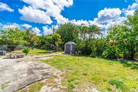 Villa ou maison à vendre à Miami Gardens, Floride: 3 chambres, 97.92 m2 № 1127170 - photo 9