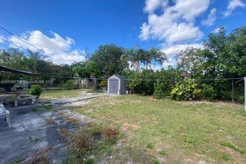 Casa en venta en Miami Gardens, Florida, 3 dormitorios, 97.92 m2 № 1127170 - foto 7