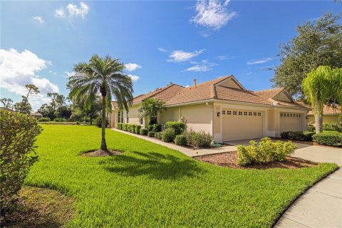 Villa ou maison à vendre à North Port, Floride: 2 chambres, 155.15 m2 № 1356372 - photo 1