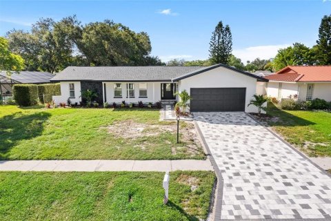 Casa en venta en Clearwater, Florida, 4 dormitorios, 195.37 m2 № 1356338 - foto 2