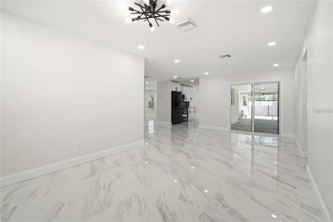 Casa en venta en Clearwater, Florida, 4 dormitorios, 195.37 m2 № 1356338 - foto 16