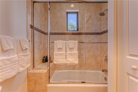 Снять в аренду таунхаус в Форт-Лодердейл, Флорида 4 спальни, 277.96м2, № 712437 - фото 6