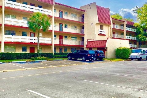Condominio en venta en Margate, Florida, 1 dormitorio, 68.65 m2 № 1119014 - foto 19