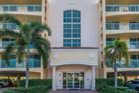 Copropriété à vendre à Hallandale Beach, Floride: 2 chambres, 109.62 m2 № 1229763 - photo 5