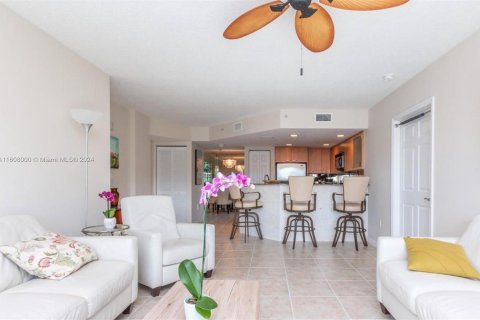 Condominio en venta en Hallandale Beach, Florida, 2 dormitorios, 109.62 m2 № 1229763 - foto 6