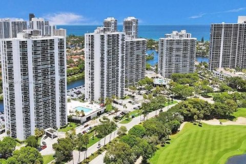 Copropriété à vendre à Aventura, Floride: 2 chambres, 100.24 m2 № 1229706 - photo 3