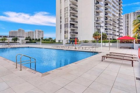 Condo in Aventura, Florida, 2 bedrooms  № 1229706 - photo 23