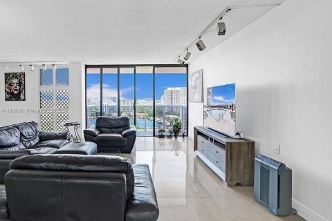 Condo in Aventura, Florida, 2 bedrooms  № 1229706 - photo 7