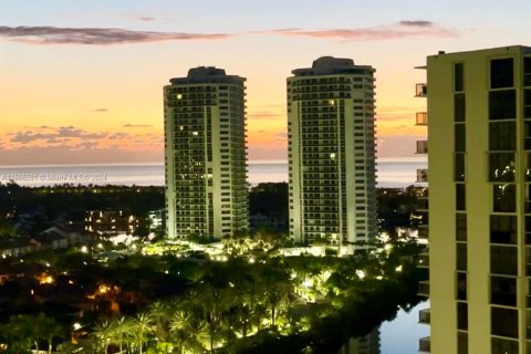 Condo in Aventura, Florida, 2 bedrooms  № 1229706 - photo 2