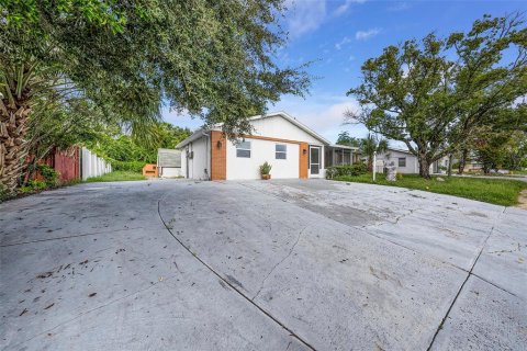 Villa ou maison à vendre à New Port Richey, Floride: 4 chambres, 195 m2 № 1346487 - photo 2