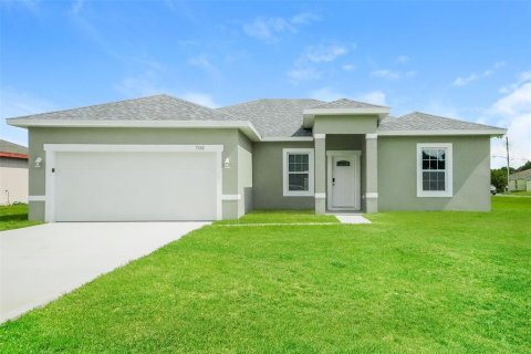 Villa ou maison à louer à Kissimmee, Floride: 4 chambres, 175.68 m2 № 1346488 - photo 1