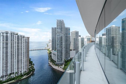 Condo in Miami, Florida, 5 bedrooms  № 1318727 - photo 6