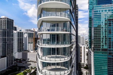 Condo in Miami, Florida, 5 bedrooms  № 1318727 - photo 2