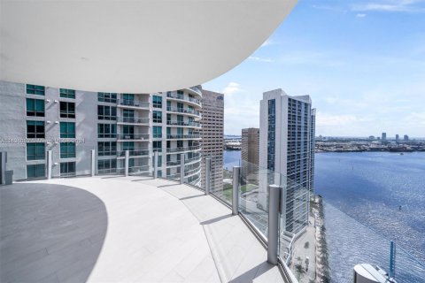 Condo in Miami, Florida, 5 bedrooms  № 1318727 - photo 5