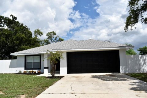 House in Dundee, Florida 3 bedrooms, 147.62 sq.m. № 1346166 - photo 2