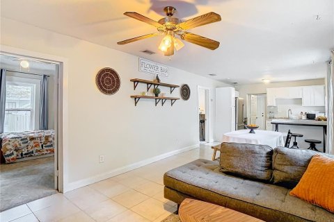 Casa en venta en Tampa, Florida, 3 dormitorios, 97.73 m2 № 1358212 - foto 9