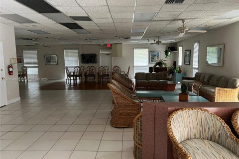 Copropriété à vendre à Lauderhill, Floride: 2 chambres, 100.8 m2 № 995774 - photo 3