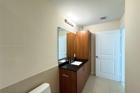 Condominio en venta en Hallandale Beach, Florida, 1 dormitorio, 92.44 m2 № 995772 - foto 7