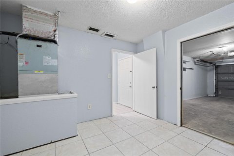 Condo in Pinellas Park, Florida, 2 bedrooms  № 1341406 - photo 11