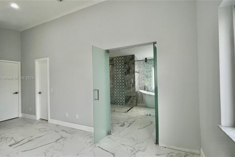 Villa ou maison à vendre à Pembroke Pines, Floride: 5 chambres, 261.43 m2 № 1423598 - photo 16