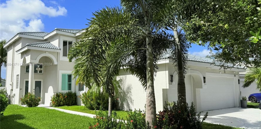 Villa ou maison à Pembroke Pines, Floride 5 chambres, 261.43 m2 № 1423598