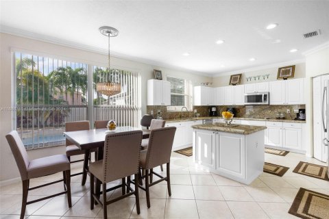 Casa en venta en Miramar, Florida, 6 dormitorios, 384.34 m2 № 1427979 - foto 15