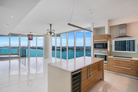 Condo in Miami, Florida, 3 bedrooms  № 1176778 - photo 9