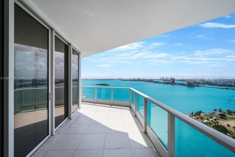 Condo in Miami, Florida, 3 bedrooms  № 1176778 - photo 18