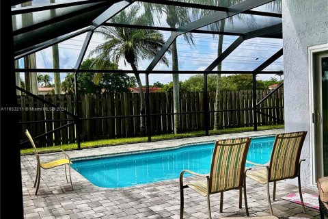 House in Cooper City, Florida 4 bedrooms, 180.14 sq.m. № 1348149 - photo 5