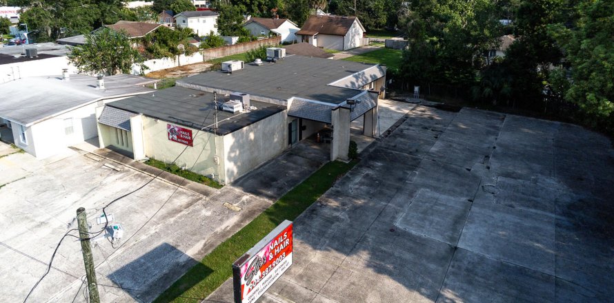 Immobilier commercial à Jacksonville, Floride 323.76 m2 № 770877