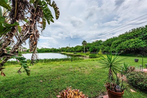 Condo in Saint Petersburg, Florida, 1 bedroom  № 1304460 - photo 3