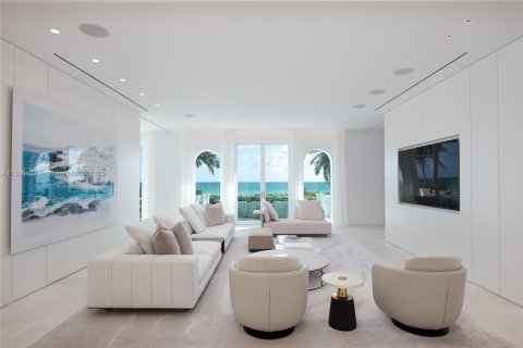 Touwnhouse à vendre à Miami Beach, Floride: 4 chambres, 528.15 m2 № 922186 - photo 1