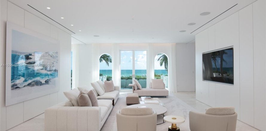 Adosado en Miami Beach, Florida 4 dormitorios, 528.15 m2 № 922186