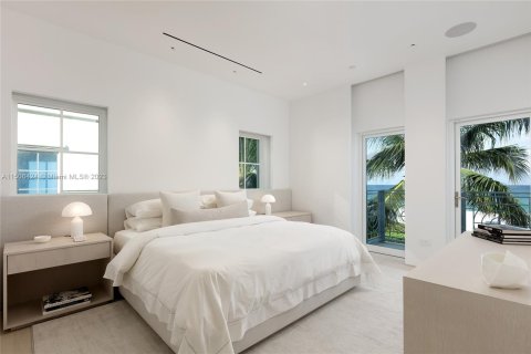Touwnhouse à vendre à Miami Beach, Floride: 4 chambres, 528.15 m2 № 922186 - photo 22
