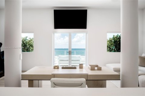 Adosado en venta en Miami Beach, Florida, 4 dormitorios, 528.15 m2 № 922186 - foto 25