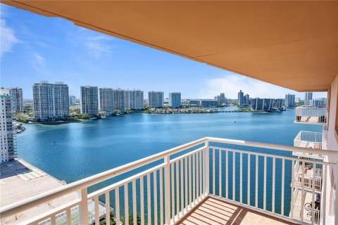 Condo in Sunny Isles Beach, Florida, 2 bedrooms  № 1206280 - photo 7