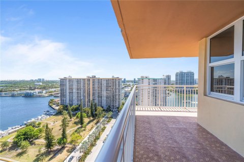 Condo in Sunny Isles Beach, Florida, 2 bedrooms  № 1206280 - photo 8