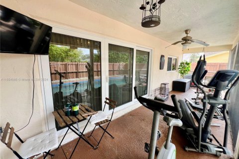 Villa ou maison à vendre à Coral Springs, Floride: 4 chambres, 187.2 m2 № 1362773 - photo 25